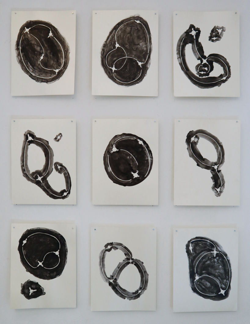 0.9 El portal Acrílico sobre pared 300 x 400 cm 2023